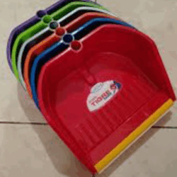 Recogedor borde de jebe LORITO SON BORDE JEBE - mango de goma roscado