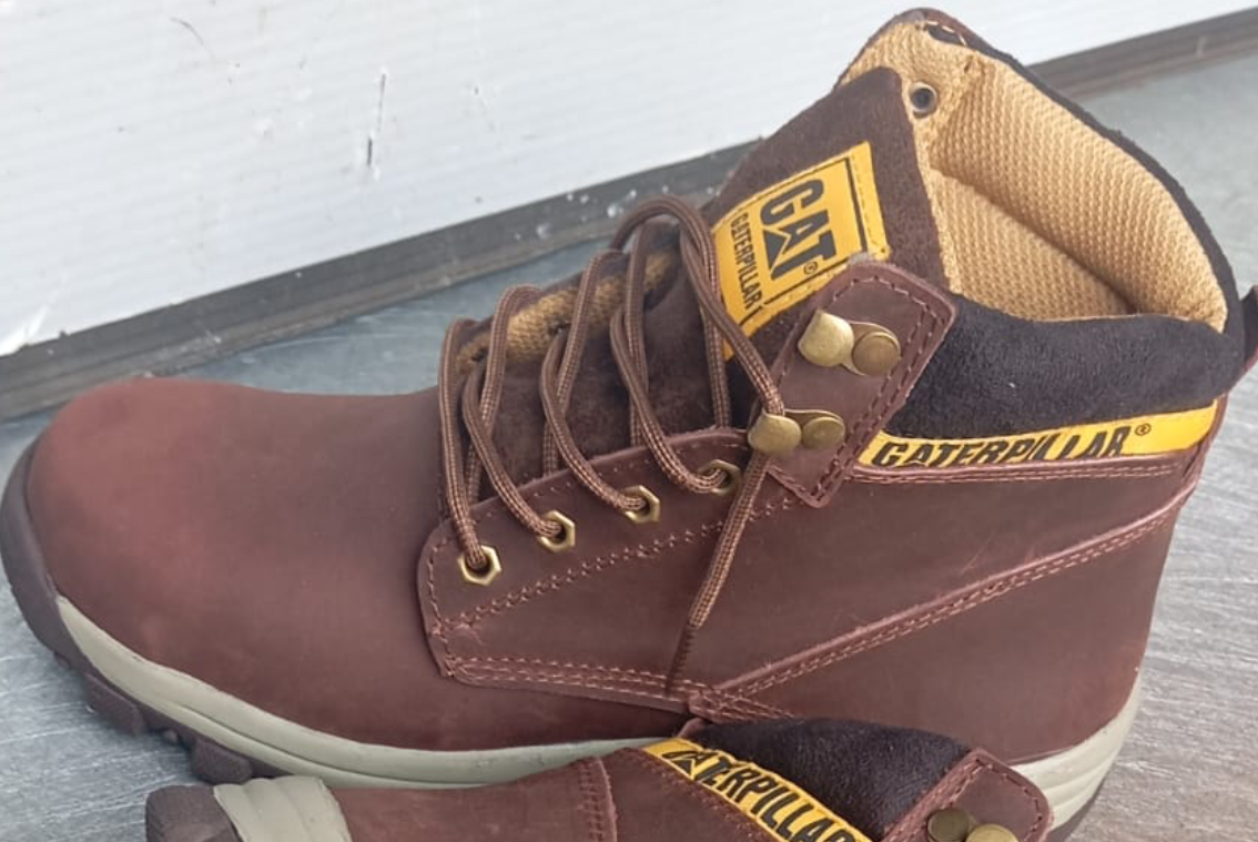 Zapato Punta de Acero MOD CATERPILLAR T40 C Marron Oscuro